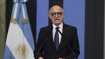 argentina insta a londres a sentarse a negociar argentina insta a londres a sentarse a negociar