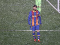 El video de Lionel Messi tiritando de frío en el Real Madrid - Barcelona