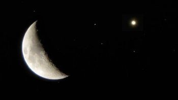 la luna y una estrella roja gigante se juntaran en el cielo y el fenomeno se vera en todo el pais la luna y una estrella roja gigante se juntaran en el cielo y el fenomeno se vera en todo el pais