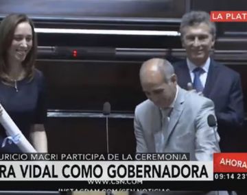Vidal juró como gobernadora de la Provincia acompañada por Macri