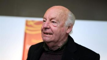 el escritor eduardo galeano ya recibio el alta medico el escritor eduardo galeano ya recibio el alta medico