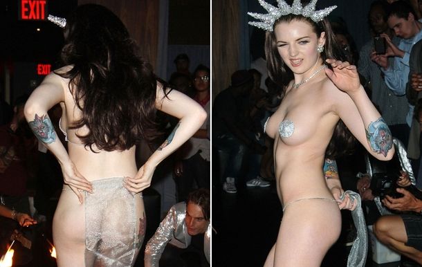 La prima hot de Kate Middleton presentó su show de burlesque en Nueva York
