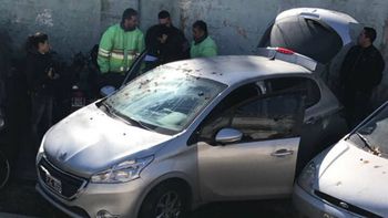 Fue a buscar su auto al playón y había un cadáver en el baúl