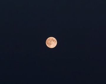 La Luna se vió esta madrugada en tamaño diminuto