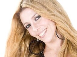 conoce el nuevo look de monica ayos conoce el nuevo look de monica ayos