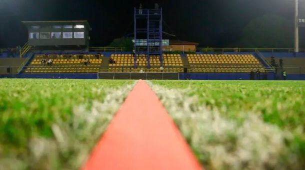 El diminuto estadio de Sportivo Trinidense, rival de Boca en la Copa Sudamericana