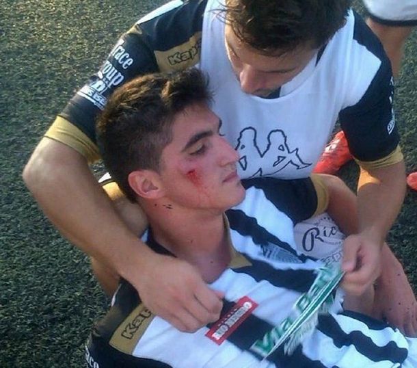 Jugadores fueron agredidos por hinchas del rival en el fútbol argentino