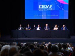 kicillof presento las 10 mentiras y una zoncera del plan economica de milei kicillof presento las 10 mentiras y una zoncera del plan economica de milei