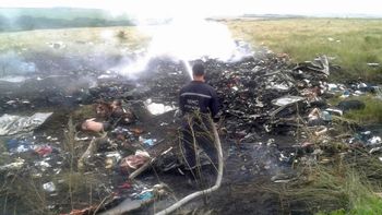 ucrania acusa a rusia de derribar el avion de malaysia airlines ucrania acusa a rusia de derribar el avion de malaysia airlines