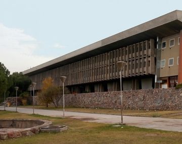 Facultad de Ciencias Políticas y Sociales
