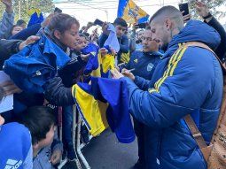 Boca llegó a Santiago y Almirón debe definir el 11