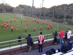 asi fue el primer entrenamiento del plantel de river en japon asi fue el primer entrenamiento del plantel de river en japon