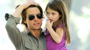Tom Cruise junto a su hija, Suri Tom Cruise junto a su hija, Suri