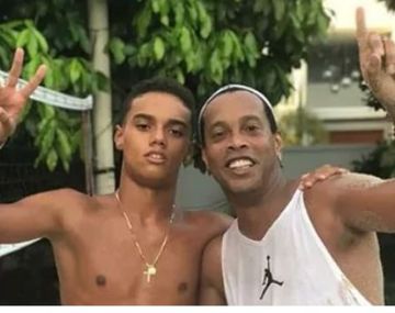 El hijo de Ronaldinho jugará en Barcelona