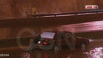 un fuerte temporal dejo a buenos aires bajo el agua un fuerte temporal dejo a buenos aires bajo el agua