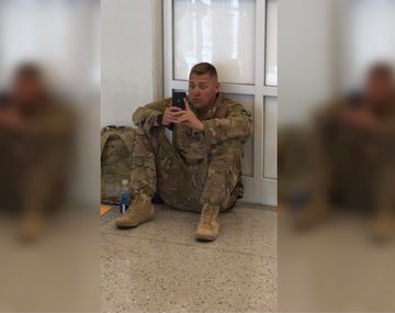 La cara del soldado al ver nacer a su hija