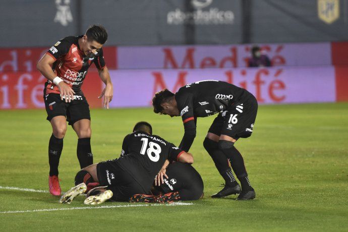 La alegría de Omar Perotti por Colón campeón