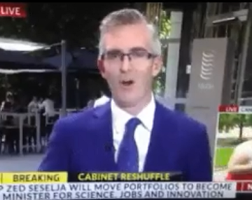 Captan el momento en que una mujer se teletransporta en una transmisión en vivo