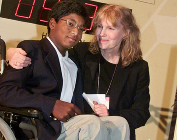 Murió un hijo de Mía Farrow en un accidente