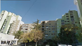 tragedia en un edificio de villa soldati: tres chicos cayeron del balcon y uno murio tragedia en un edificio de villa soldati: tres chicos cayeron del balcon y uno murio