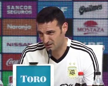 Tenso momento durante la conferencia de Scaloni: le preguntaron si tenía título para ser DT