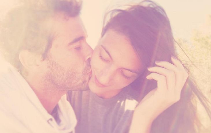 Nicolás Cabré y su novia