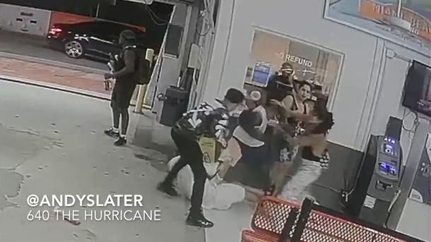 Difunden la brutal golpiza del boxeador Shakur Stevenson a un hombre en el piso