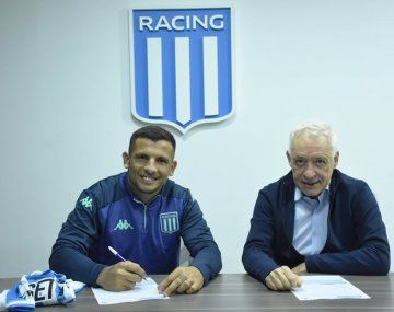 Emiliano Vecchio volvió a faltar a la práctica de Racing y rescindirá su contrato