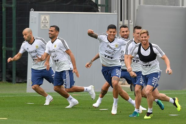 La Selección no viajará a Israel y se quedará en Barcelona hasta su viaje a Rusia.