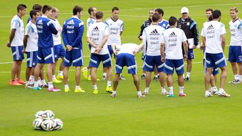 la seleccion viaja a rio por el debut frente a bosnia la seleccion viaja a rio por el debut frente a bosnia
