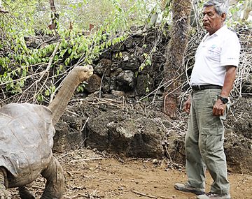 Fausto Llerena cuidó durante años del Solitario George