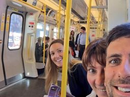 como uno mas: novak djokovic viaja en colectivo en londres como uno mas: novak djokovic viaja en colectivo en londres