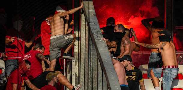 Los graves incidentes entre ultras de Niza y Colonia: tiraron a un hincha de la tribuna