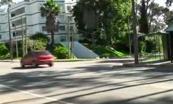 Punta del Este: un auto la atropelló y le arrancó la pierna