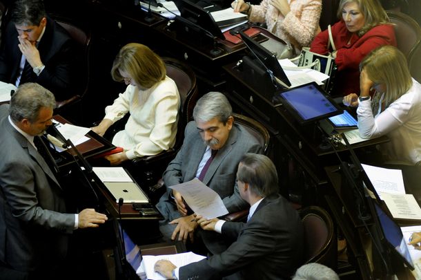 El Senado debate el proyecto para regular las cautelares