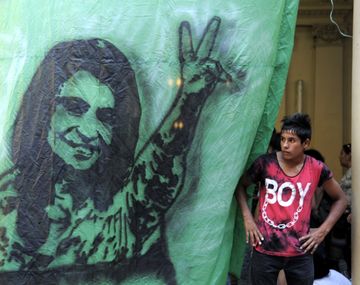 CFK a fiscales: Me quedo con los cánticos; el silencio se lo dejamos a ellos