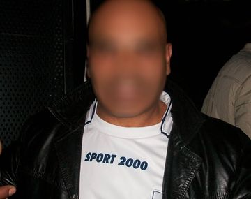 El cantante de cumbia fue denunciado de abusar de sus hijas