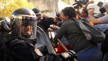 las imagenes de la represion en el borda las imagenes de la represion en el borda