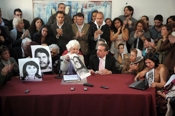 Las Abuelas presentaron al nieto 109, restituido de la última dictadura