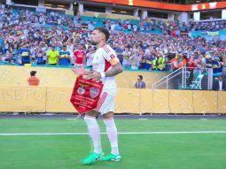 otamendi fue silbado por los hinchas de boca en miami