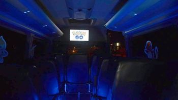 la pokeneta: una combi recorre las calles de montevideo cazando pokemones la pokeneta: una combi recorre las calles de montevideo cazando pokemones