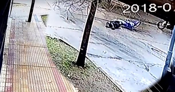 VIDEO: Un policía perdió un brazo en un accidente de tránsito en La Plata