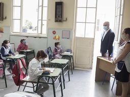 Con protocolos y por grupos: así fue el regreso a las clases presenciales en la Ciudad