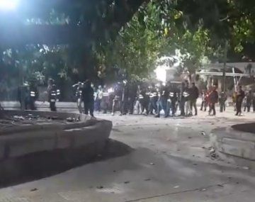 Sorpresivo operativo policial contra manteros en Chacarita