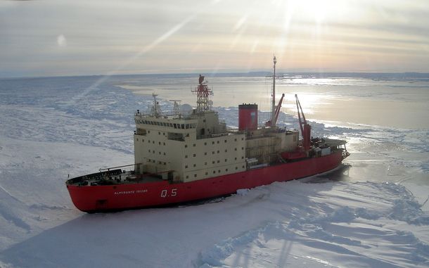 Antártida: monitorean el témpano que se desprendió para evitar que afecte trayecto del Irízar