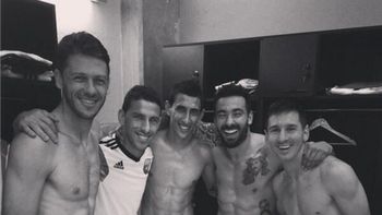 ezequiel lavezzi festejo el triunfo ante iran en las redes ezequiel lavezzi festejo el triunfo ante iran en las redes