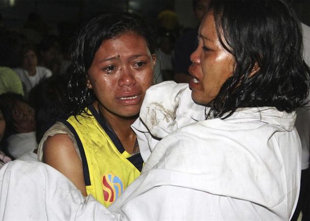 Ya son 71 los muertos por el naufragio en Filipinas