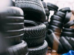 Los supermercados que venden neumáticos a 40% de descuento. Los supermercados que venden neumáticos a 40% de descuento.