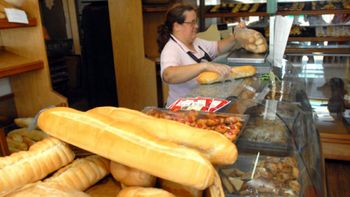 el pan mas caro del mundo: con un salario minimo se puede comprar casi tres veces menos que en francia el pan mas caro del mundo: con un salario minimo se puede comprar casi tres veces menos que en francia