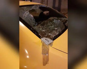 Motociclista atacó violentamente a una taxista luego de un incidente de tránsito